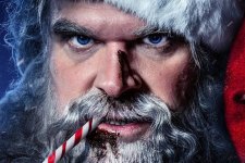 David Harbour como Papai Noel em Noite Infeliz/ Violent Night