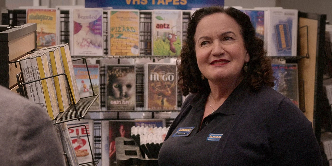 Os cinco personagens mais engraçados de Blockbuster 2 Olga Merediz como Connie em Blockbuster