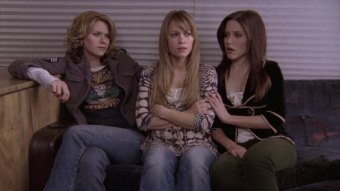 Peyton, Brooke e Haley em cena de One Tree Hill