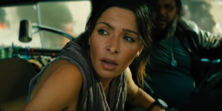 Sarah Shahi como Adrianna Thomaz em Adão Negro (Reprodução)