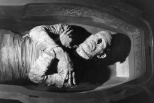 Boris Karloff como a Múmia em A Múmia (Reprodução)