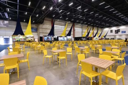 Leve seu lanche para a CCXP22! Praça de alimentação surpreende com preços altos Imagens de Divulgação CCXP