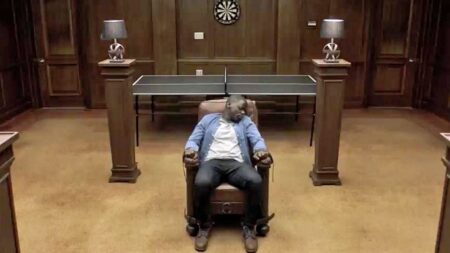 Corra! teria final menos feliz, revela Jordan Peele Daniel Kaluuya como Chris Washington em Corra! (Reprodução)