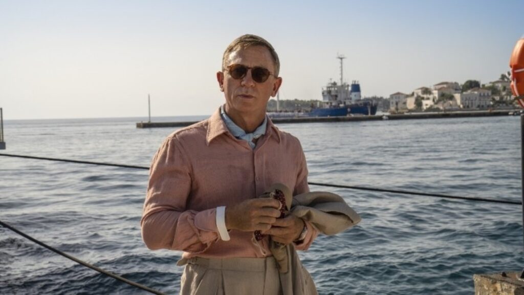 Sequência de Entre Facas e Segredos teve inspiração em série famosa de livros Daniel Craig como Benoit Blanc em Onion Glass: Um Mistérios Knives Out (Reprodução / Netflix)