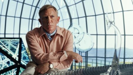 Daniel Craig como Benoit Blanc em Onion Glass: Um Mistérios Knives Out (Reprodução / Netflix)