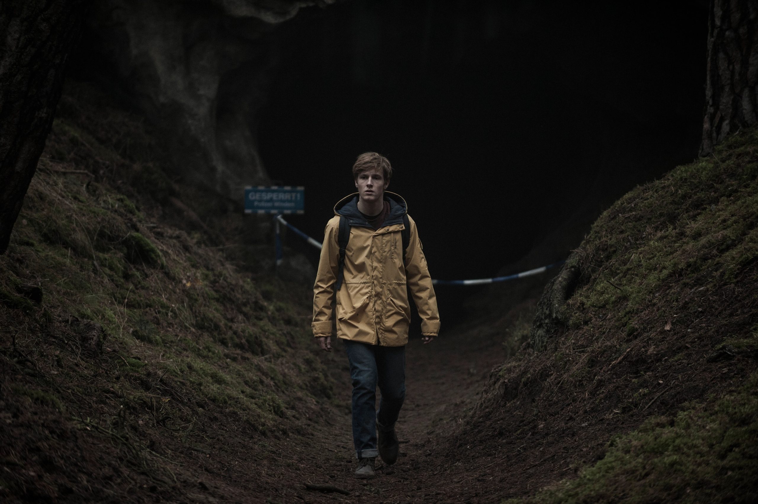 Personagens de Dark irão aparecer em 1899? Diretor responde 1 Louis Hofmann como Jonas em Dark