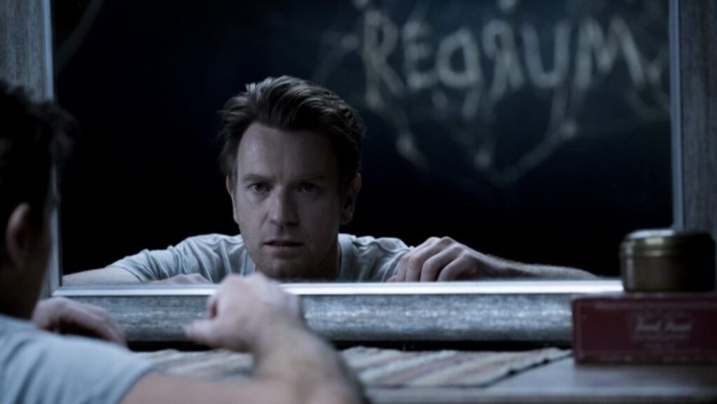 Cena de Doutor Sono fez diretor abandonar vício Ewan McGregor como Dan Torrance em Doutor Sono (Reprodução)