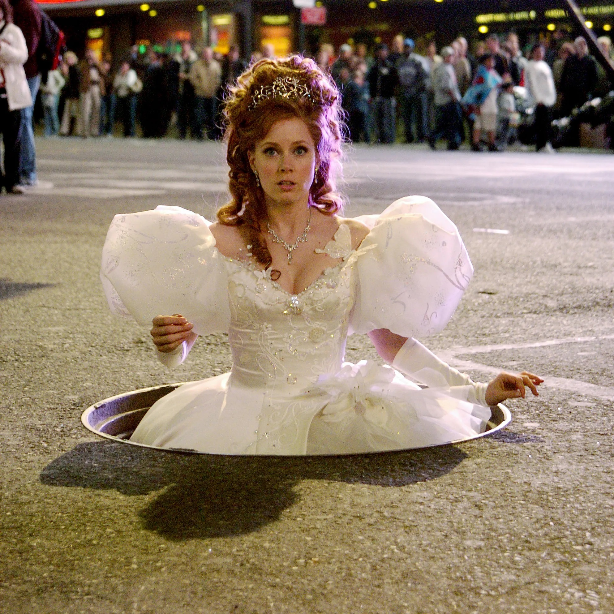 Disney+ perde 2,4 milhões de assinantes e toma atitude 2 Amy Adams como Giselle como Robert em Encantada