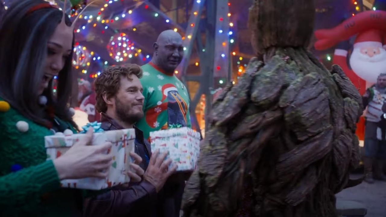 Especial de Natal dos Guardiões da Galáxia surpreende críticos e gera debate 1 Pom Klementieff, Chris Pratt e Dave Bautista em Guardiões da Galáxia: Especial de Festas (Reprodução / Marvel)