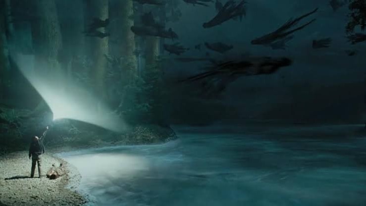 Harry Potter: Voldemort poderia conjurar um Feitiço do Patrono? 1 Harry Potter afasta Dementadores com Expecto Patronum (Reprodução)