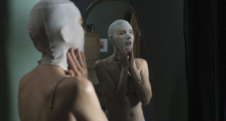 Boa Noite, Mamãe! | Por que fazer o remake não foi uma boa ideia Naomi Watts como Mãe em Boa Noite, Mamãe! (Reprodução)