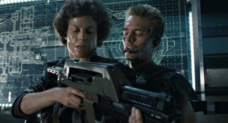 Sigourney Weaver como Ripley e Michael Biehn como Hicks em Aliens: O Resgate (Reprodução)