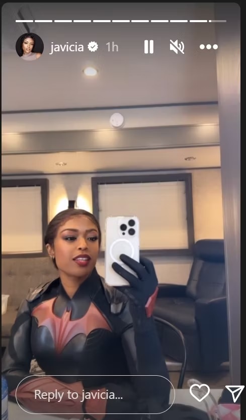Javicia Leslie como Batwoman (Reprodução / Instagram)