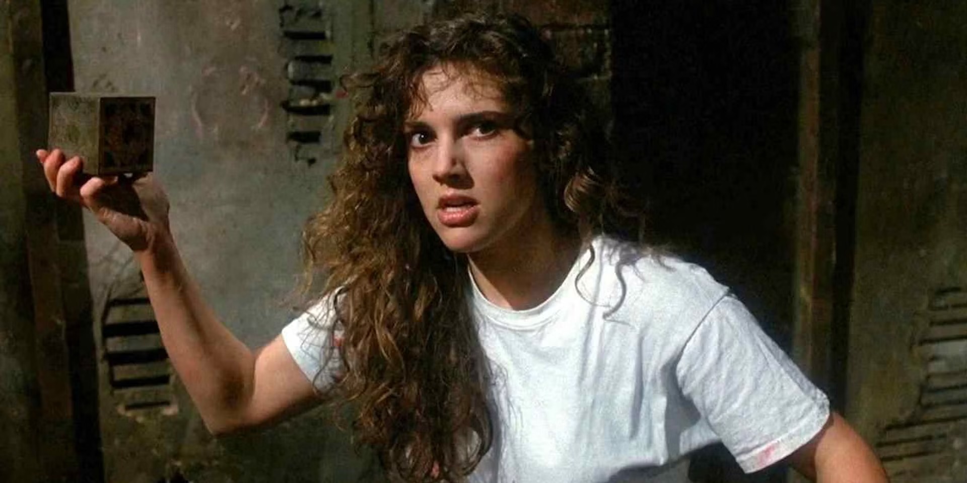 Hellraiser | Novo Pinhead é antiga protagonista? 2 Ashley Lawrence como Kirsty em Hellraiser (Reprodução)