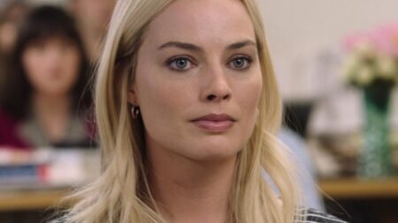Margot Robbie como Kayla Pospisil em O Escândalo (Reprodução)