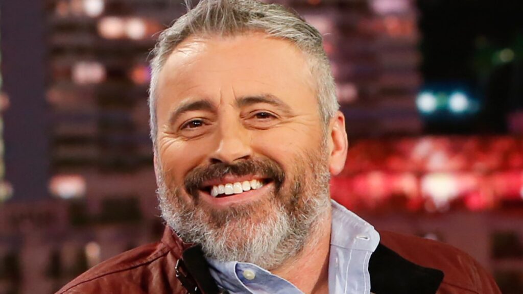 Atriz relembra beijão que deu em astro de Friends: “fiquei mole” Matt LeBlanc