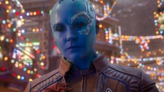 Karen Gillan como Nebulosa em Guardiões da Galáxia: Especial de Festas (Reprodução / Disney+)