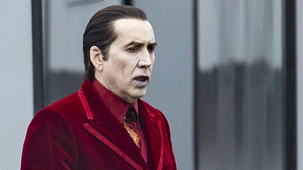 Nicolas Cage como Drácula em Renfield (Reprodução)