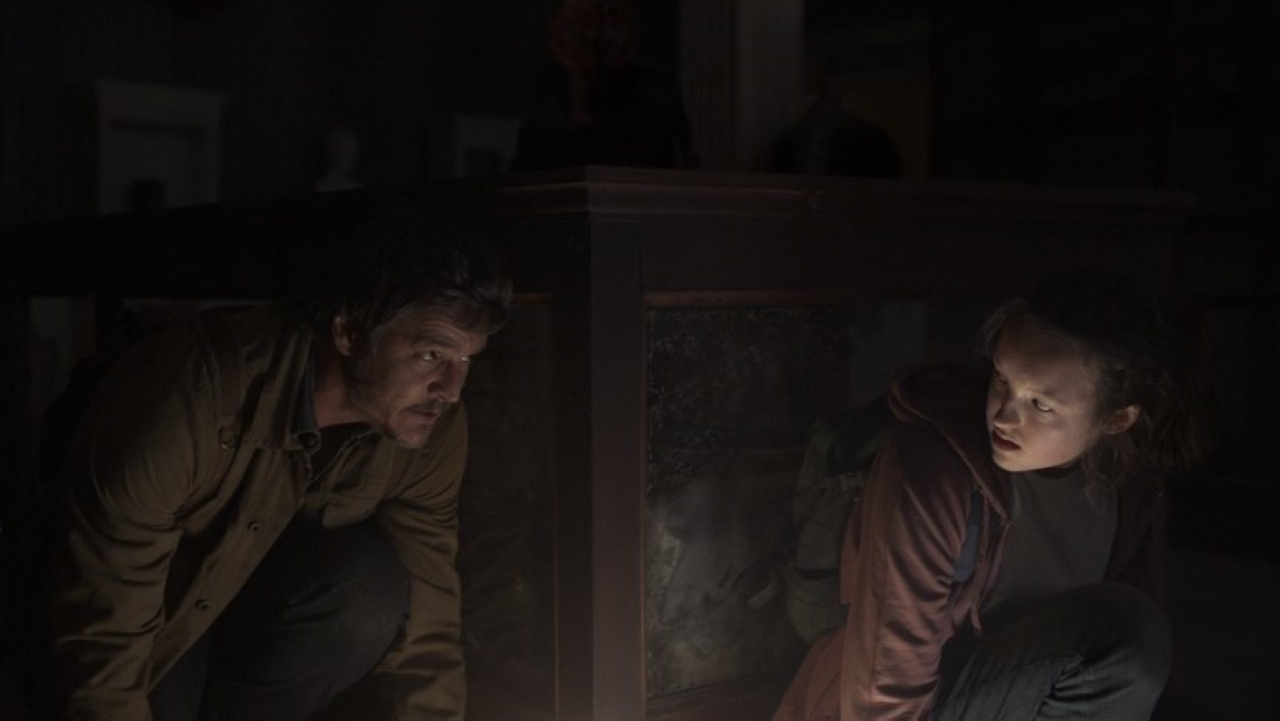 Pedro Pascal como Joel e Bella Ramsey como Ellie em The Last of Us (Reprodução / HBO)