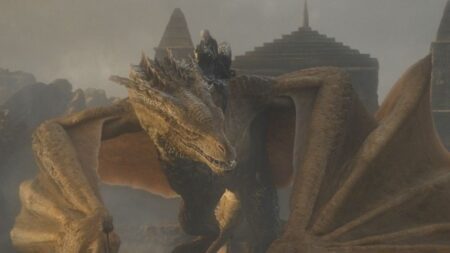 O que o público pode esperar da 2ª temporada de A Casa do Dragão? Rhaenyra Targaryen montada em Syrax em A Casa do Dragão (Reprodução / HBO)