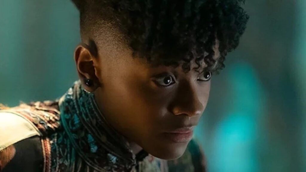 De quem é a voz da IA Griot de Shuri em Pantera Negra 2? Letitia Wright como Shuri em Pantera Negra: Wakanda para Sempre (Reprodução / Marvel)