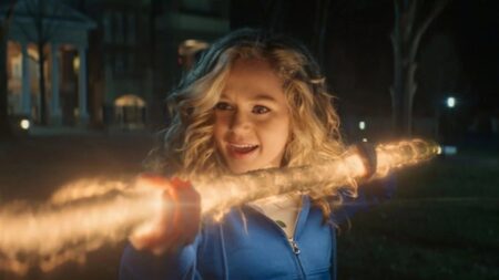 Brec Bassinger como Courtney Whitmore em Stargirl (Reprodução / DC)
