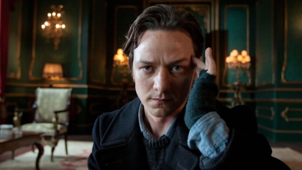 Ator de Shameless não ficou nada satisfeito de ser ‘imitado’ no remake James McAvoy em X-Men: Primeira Classe (Reprodução / Fox)