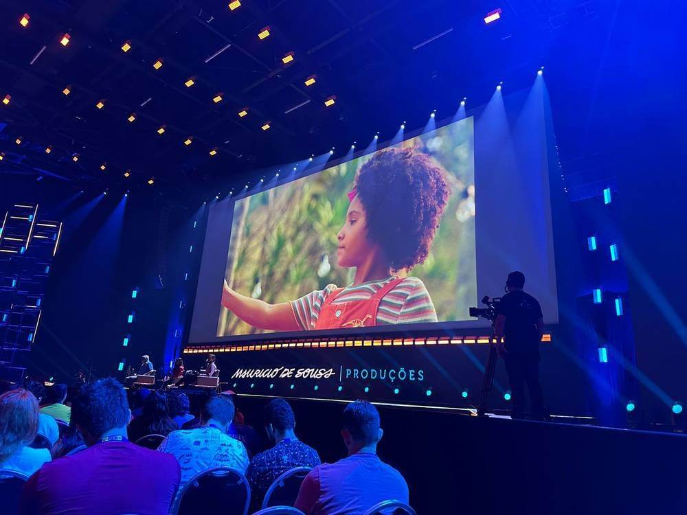 Milena (Bia Lisboa) em Milena e Franjinha em Busca da Ciência (Divulgação / CCXP22)