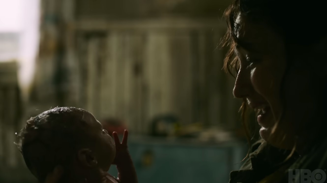 The Last Of Us | O que muda dos jogos para a série? 2 Ashley Johnson como a mãe de Ellie em The Last of Us (Reprodução)