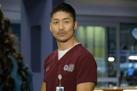 Brian Tee como Dr. Choi em Chicago Med (Reprodução)