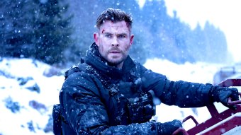Tyler (Chris Hemsworth) em Resgate 2 (Divulgação / Netflix)