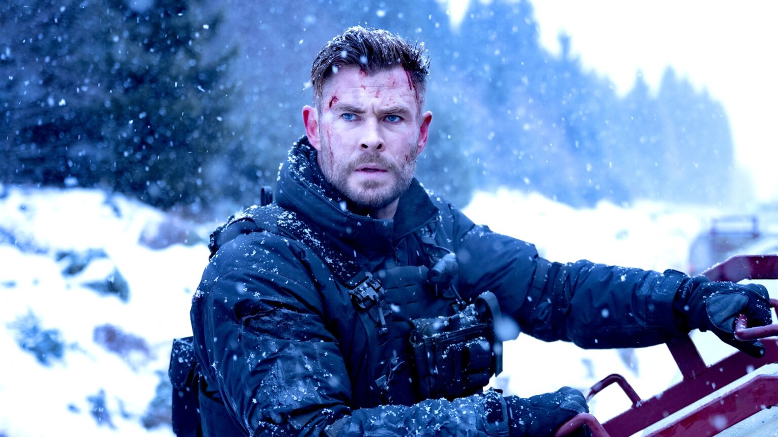 Chris Hemsworth revela o que sabe sobre Resgate 3 Tyler (Chris Hemsworth) em Resgate 2 (Divulgação / Netflix)