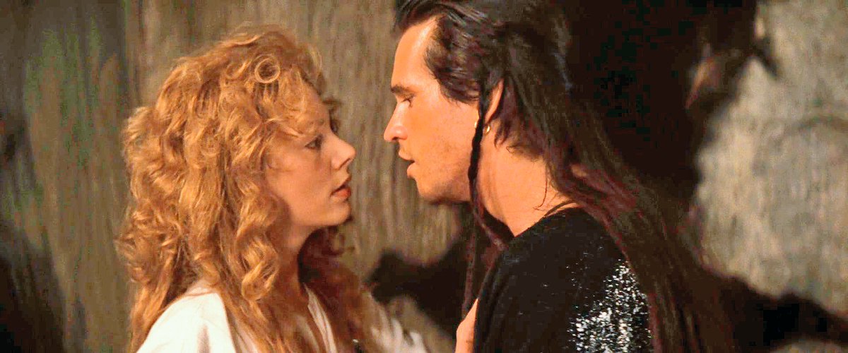 Joanne Whalley e Val Kilmer em cena de Willow na Terra da Magia 