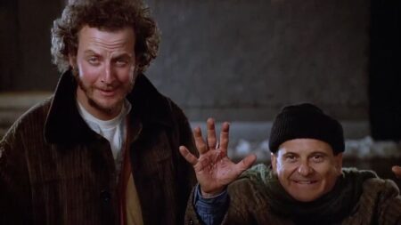 Joe Pesci e Daniel Stern como Harry e Marvin em Esqueceram de Mim (Reprodução)
