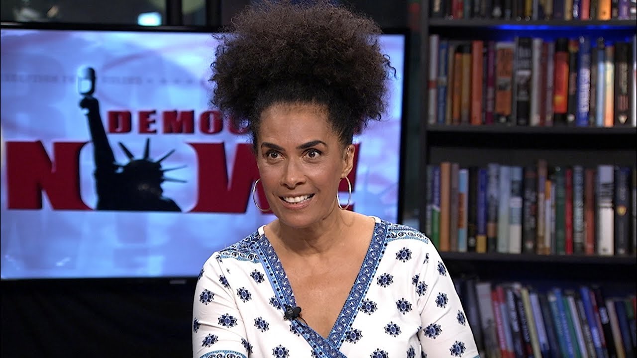 Lili Bernard atuou como Senhora Minifield no sitcom The Bill Cosby Show 