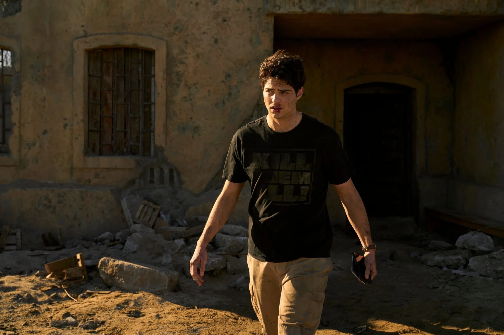 Noah Centineo em cena de Recruta 