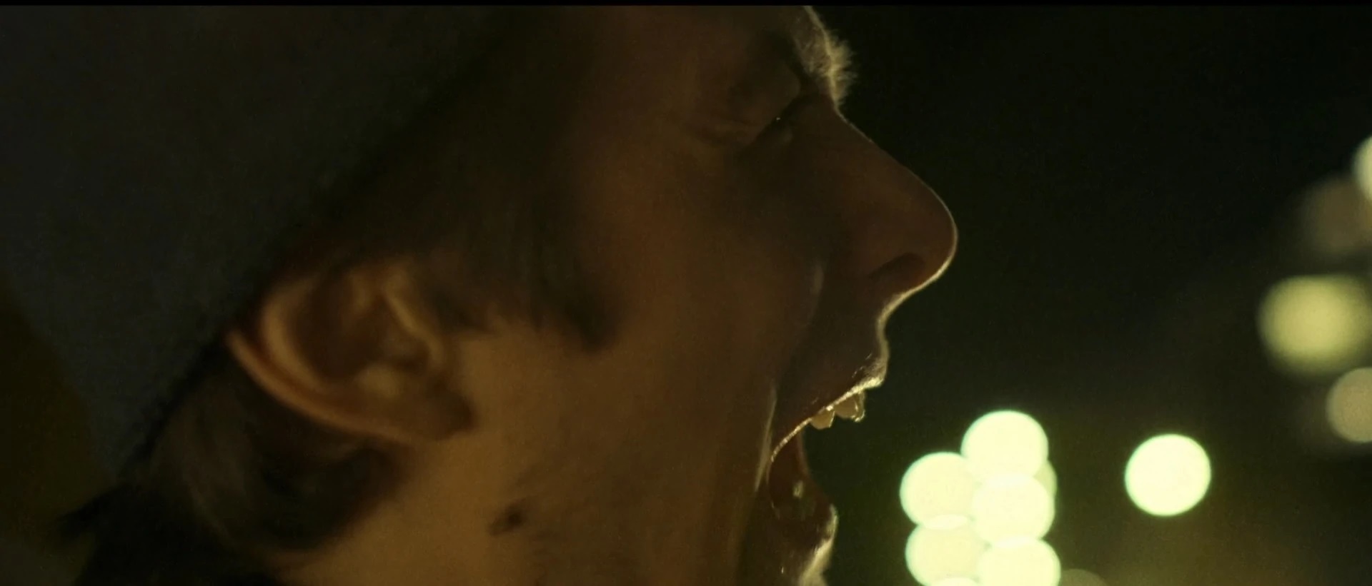 Owen Campbell como Alex em Depraved (Reprodução)