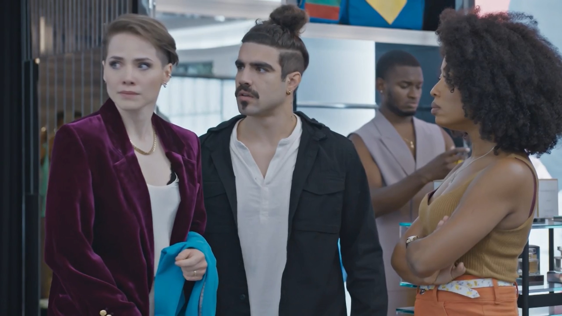 Todas as Flores: Zoé expulsa Vanessa de casa para proteger Maíra: "virou um monstro" 1 Pablo (Caio Castro) interrompe briga de Vanessa (Letícia Collin) e Judite (Mariana Sousa Nunes) em cena de Todas as Flores