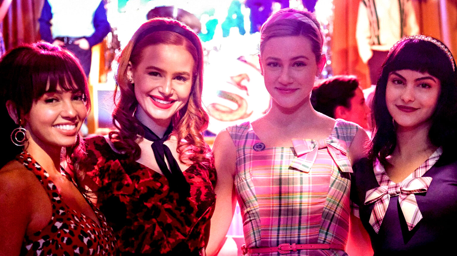 Temporada final de Riverdale não terá vilão de verdade, adianta autor Vanessa Morgan como Toni, Madelaine Petsch como Cheryl, Lili Reinhart como Betty e Camila Mendes como Veronica na 7ª temporada de Riverdale