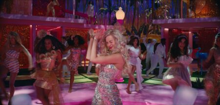 Margot Robbie como Barbie no filme Barbie