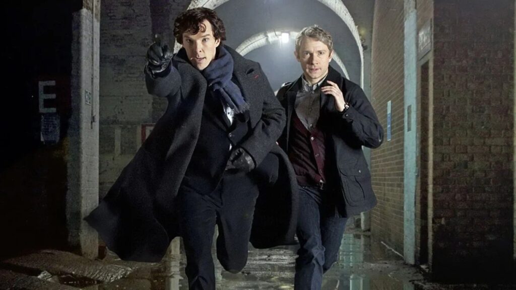 Criador de Sherlock implora para atores voltarem e promete nova temporada Benedict Cumberbatch como Sherlock Holmes e Martin Freeman como John Watson em Sherlock