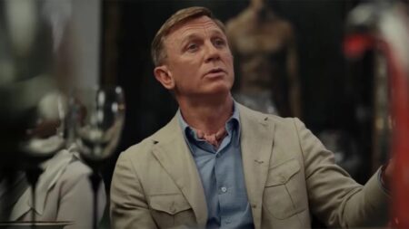 daniel craig benoit blanc glass onion 22122022