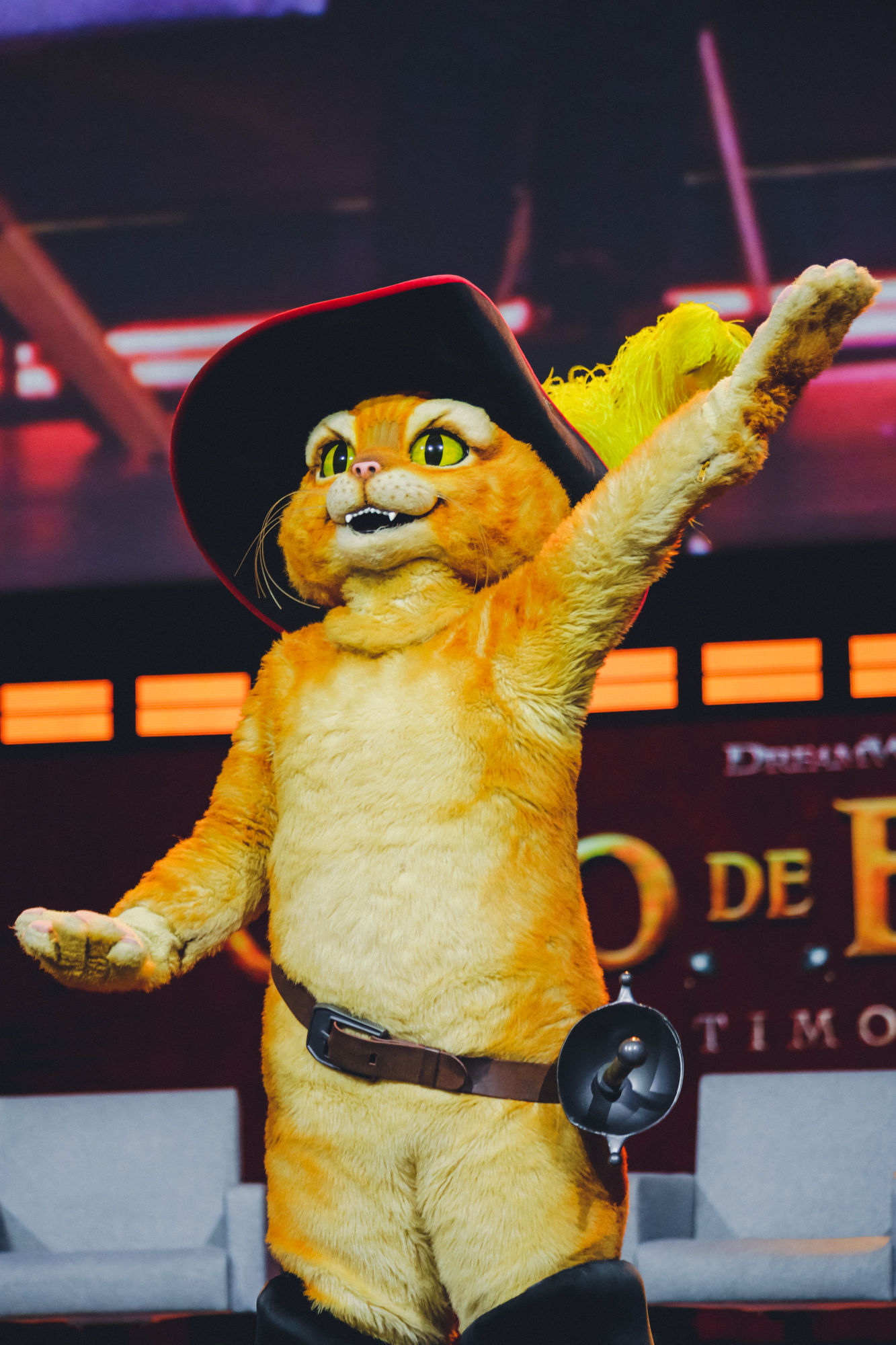 Gato de Botas durante o painel Thunder da CCXP22