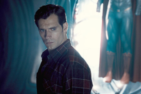 Henry Cavill como Clark Kent em O Homem de Aço
