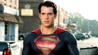 Henry Cavill como Superman em O Homem de Aço