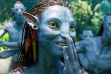Zoë Saldaña como Neytiri em Avatar: O Caminho da Água