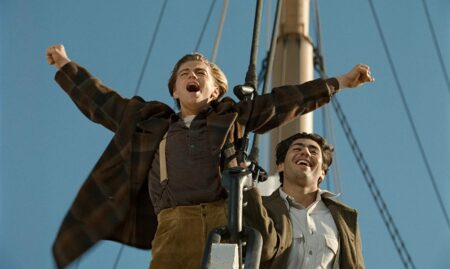 Jack (Leonardo DiCaprio) e Fabrizio (Danny Nucci) em Titanic (Reprodução)