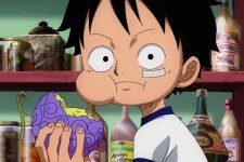 Luffy come a Gomu Gomu no Mi em One Piece