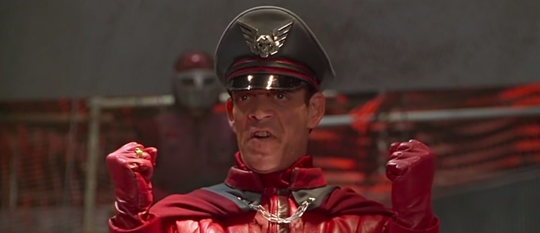 Raul Julia: Carreira do astro de A Família Addams terminou com fracasso 2 Raul Julia como General Bison (Reprodução)