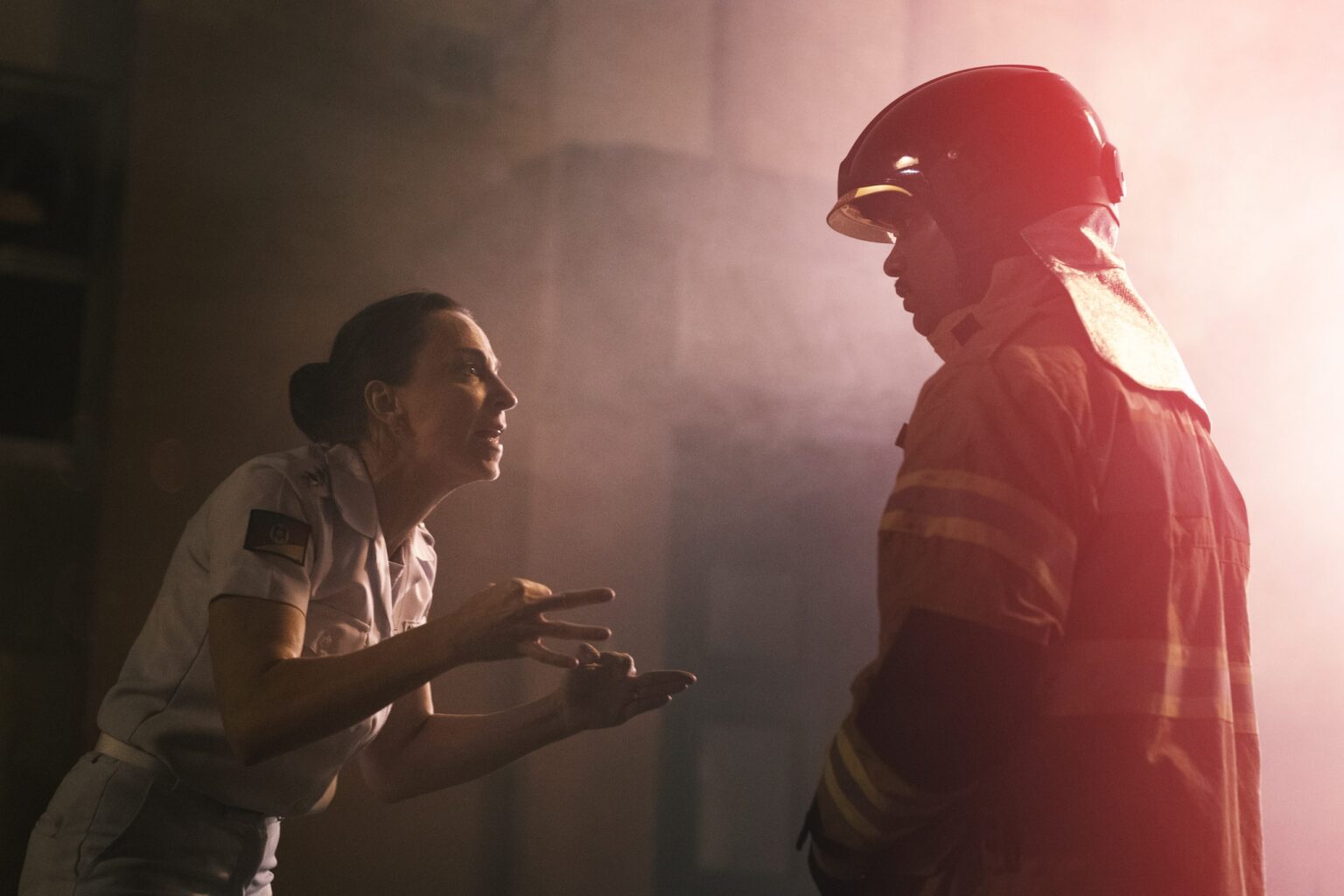 Todo Dia a Mesma Noite – 1ª Temporada Gabi Munhoz como Capitã Idalina em Todo Dia a Mesma Noite